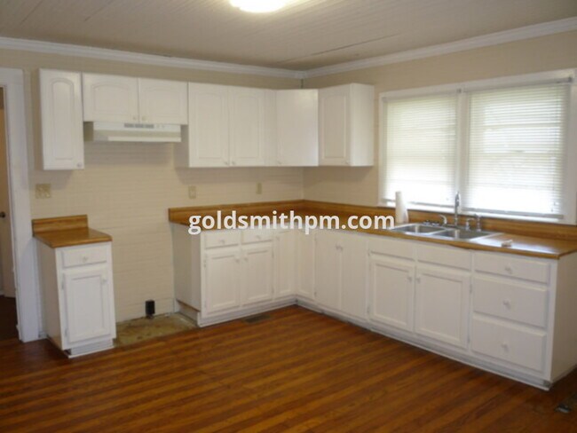 Building Photo - 236 Clemson Ave