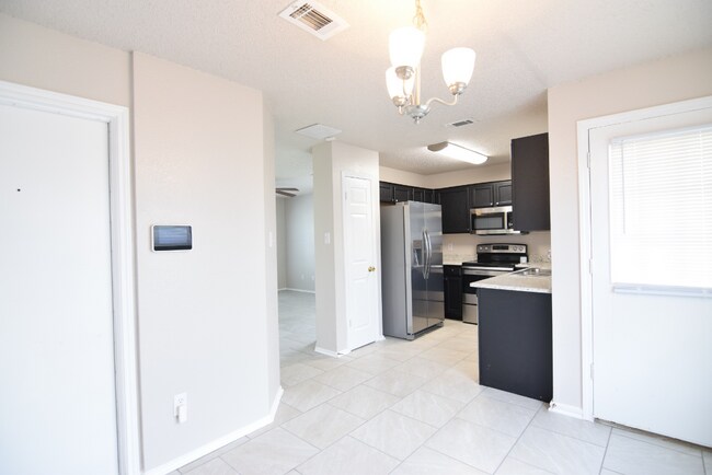 Foto del edificio - 2307 Tracey Ann Ln