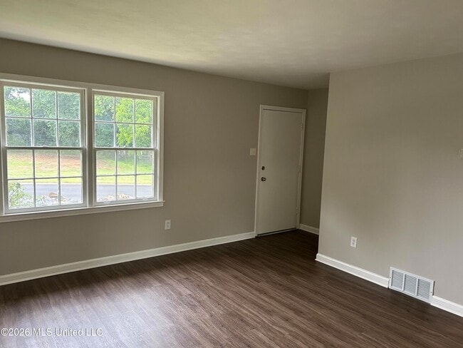 Photo - 1296 Vicksburg Dr House
