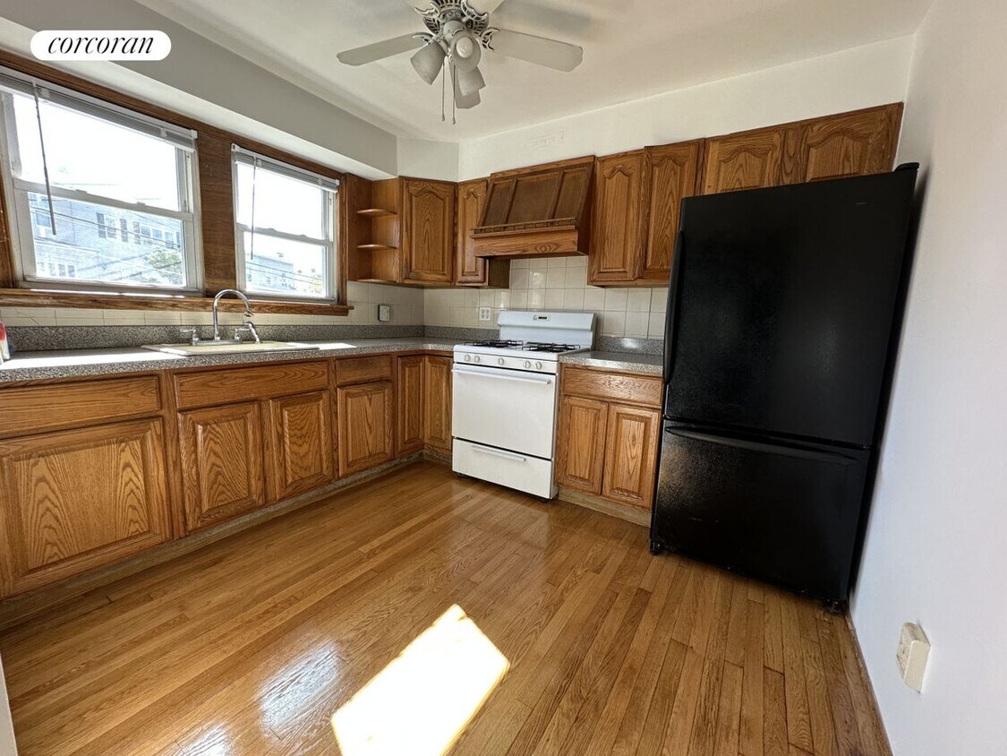 Foto principal - 66-35 Jay Ave