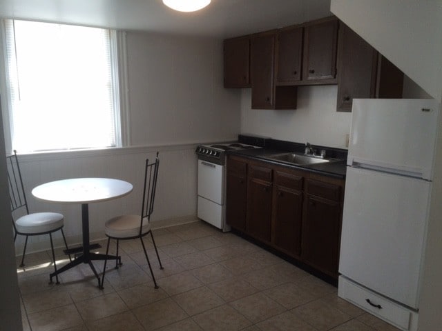kitchen - 50 Juniper St