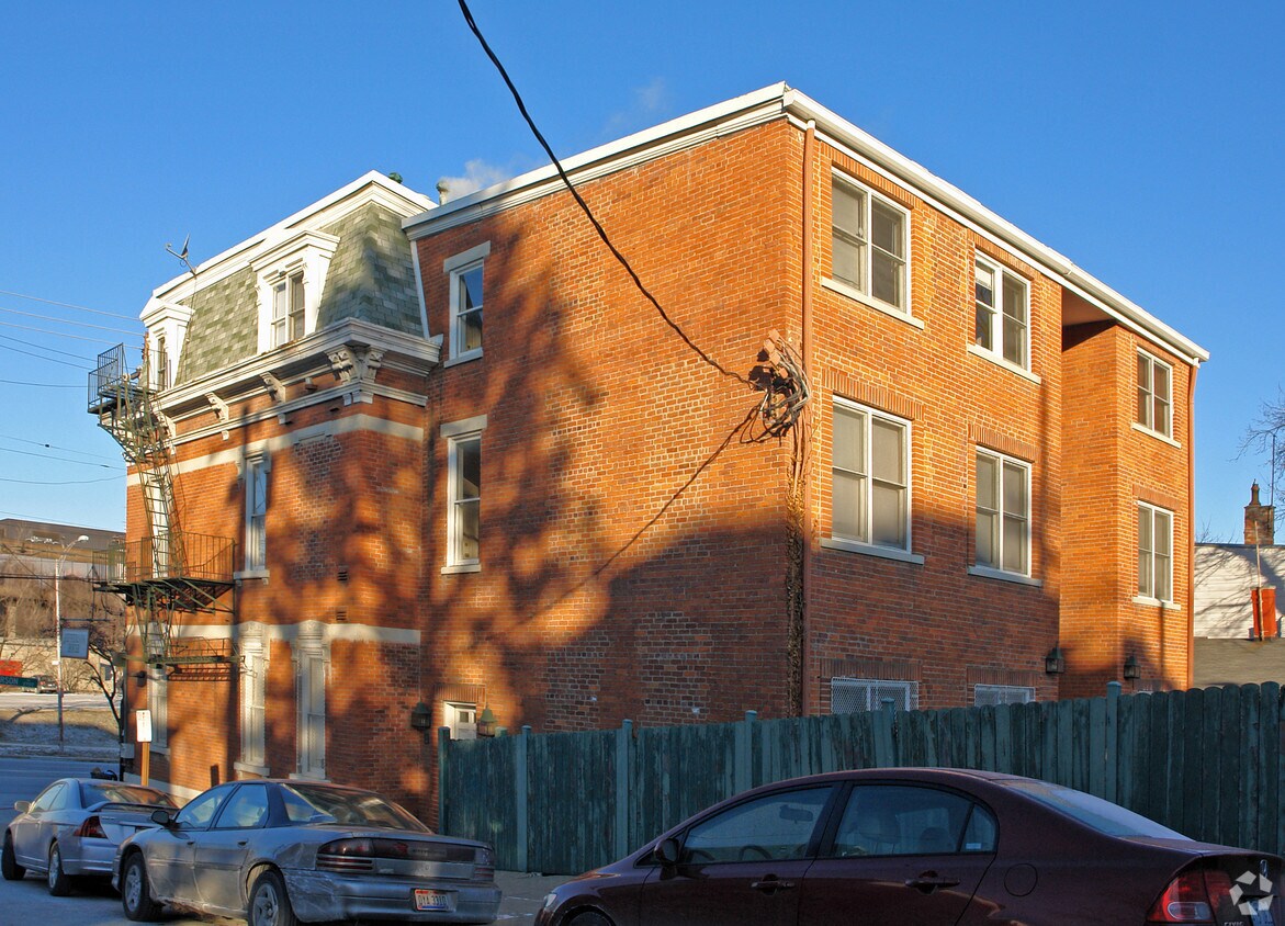 Building Photo - 2700 Jefferson