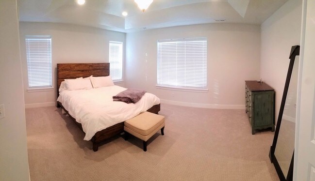 Building Photo - Brand New Home - Peace of Mind