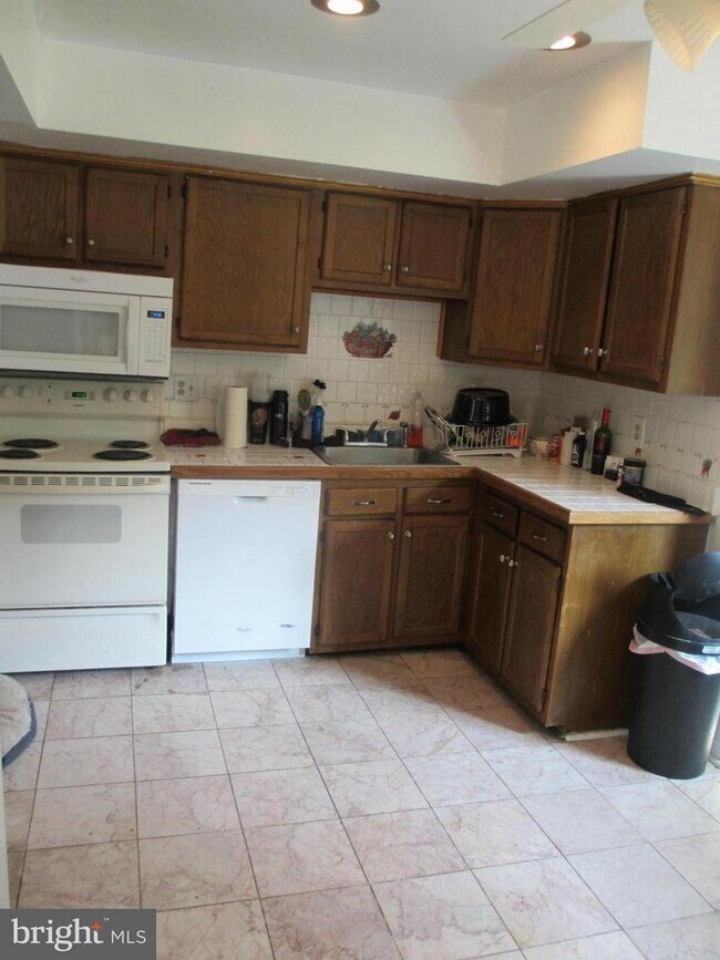 Building Photo - 2874 Bowes Ln