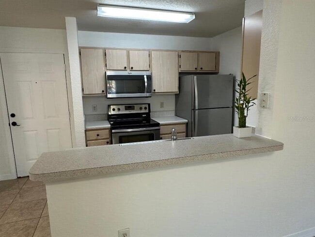 Building Photo - 5479 Vineland Rd