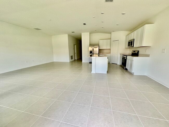 Building Photo - 4741 Golden Knight Blvd