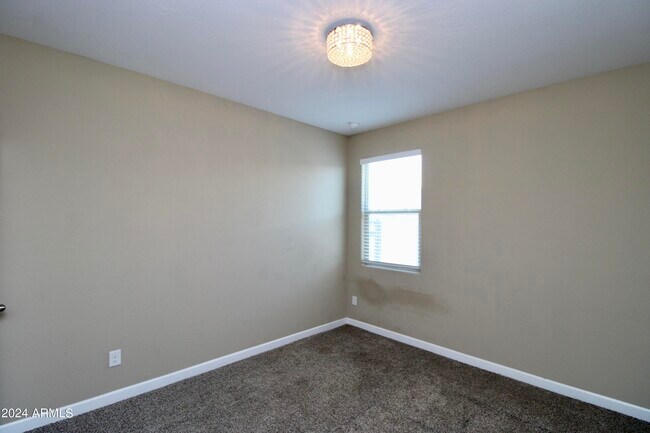 Building Photo - 30425 W Picadilly Rd