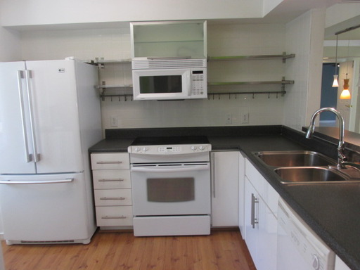 Building Photo - 218 Water Pointe Ct