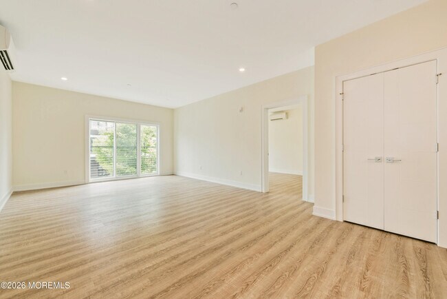 Foto del edificio - 700 Bangs Ave