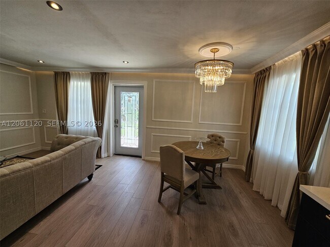 Foto del edificio - 609 NE 14th Ct