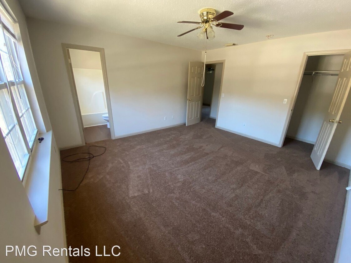Primary Photo - 3 br, 2 bath House - 410 S College 4