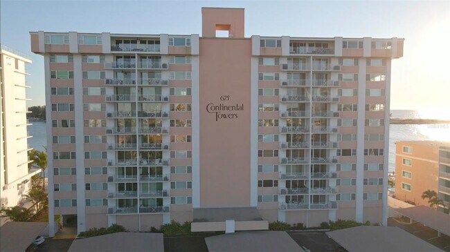 Foto del edificio - 675 S Gulfview Blvd