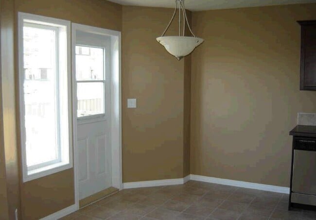 Building Photo - 3 bedroom in Grande Prairie AB T8V8H2