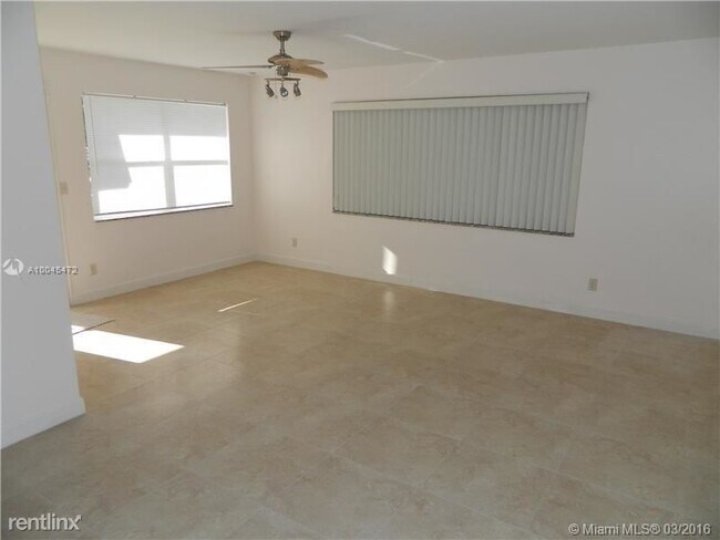Foto del edificio - 1 br, 1 bath Apartment - 1980 NE 38th St