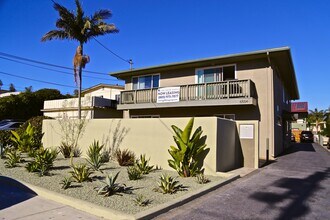 Building Photo - 6584 Del Playa Dr