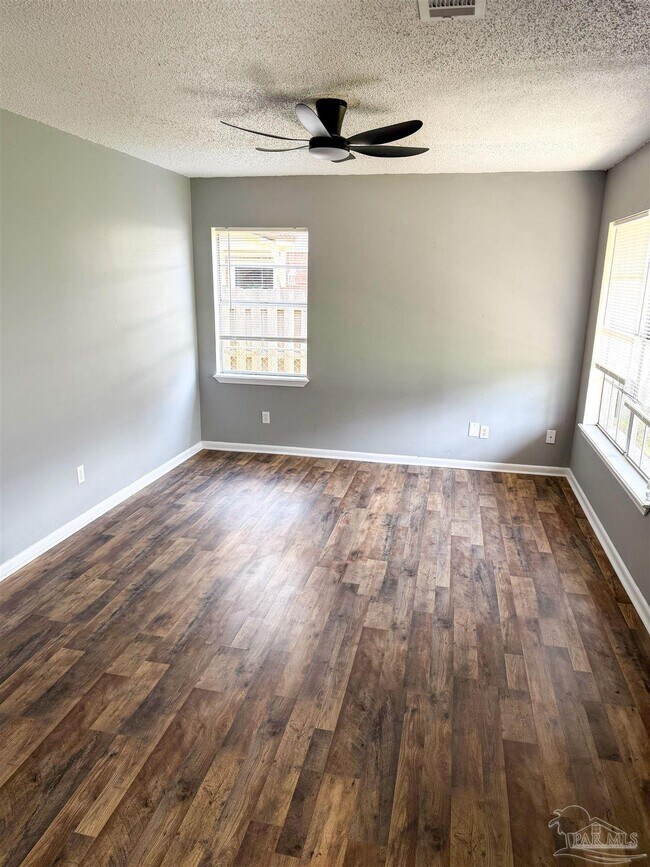Foto del edificio - 6255 Memphis Ave