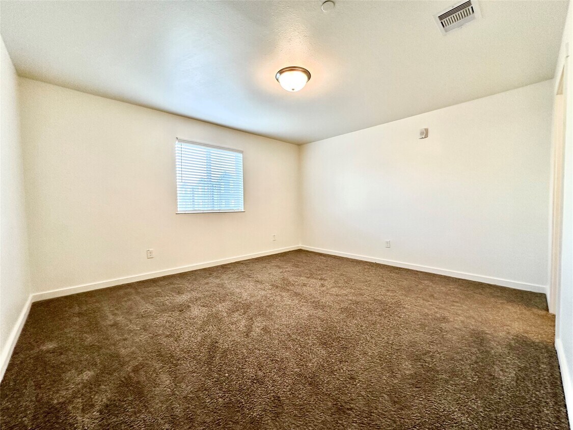 Building Photo - 21155 Gosling Rd