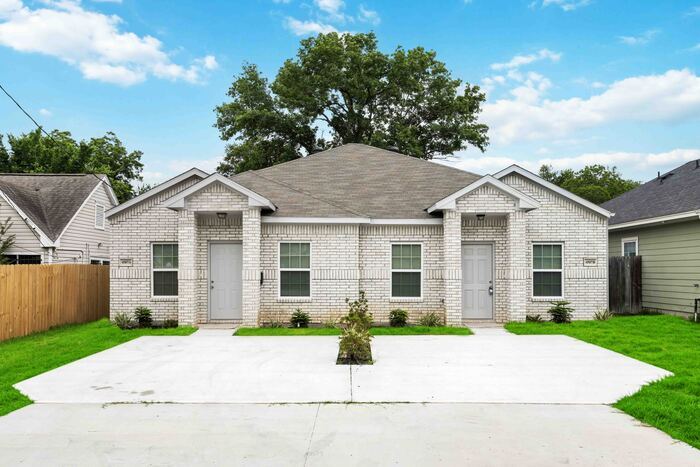 Foto principal - Charming 2 beds 2 baths in Houston!