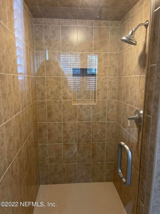 Foto del edificio - 5009 River Bend Dr