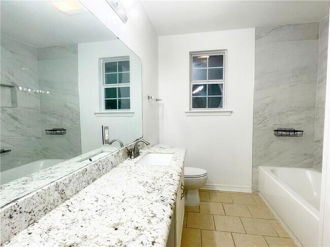 Foto del edificio - 281 Olive Dr