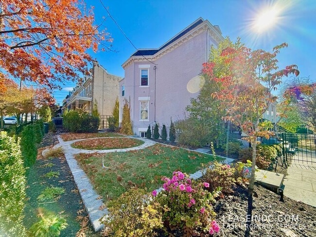 Photo - 4429 9th St NW House