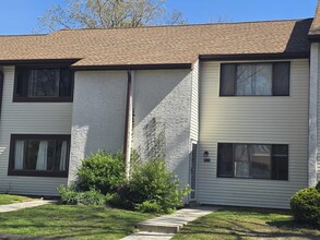 Building Photo - 2529 Cottonwood Ct
