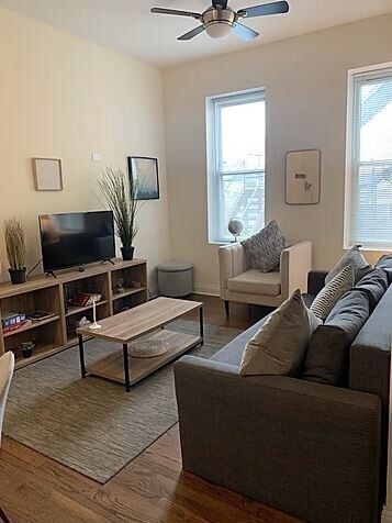 Foto principal - 1656 W Erie St