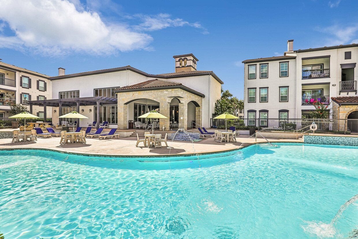 Vida serena junto a la piscina en Amalfi at Tuscan Lakes - Amalfi at Tuscan Lakes