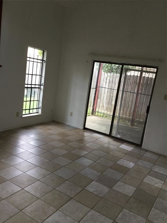 Building Photo - 12211 Landcross Dr
