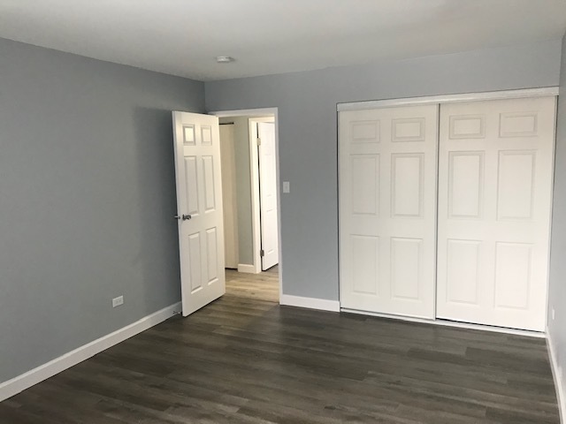 Building Photo - 266 Shorewood Dr