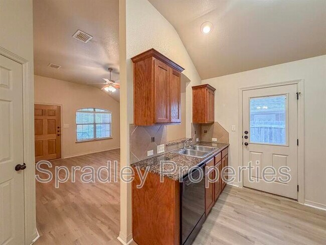 Foto del edificio - 120A Andy Ln