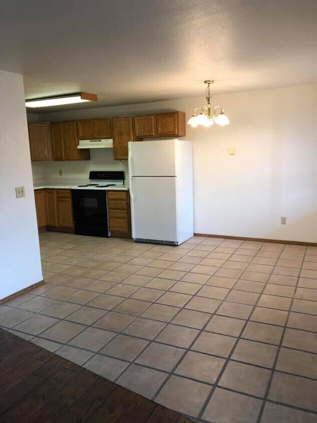 Building Photo - 801 Red Cloud Ln