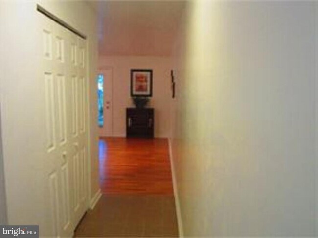 Foto del edificio - 296 Tavistock Rd