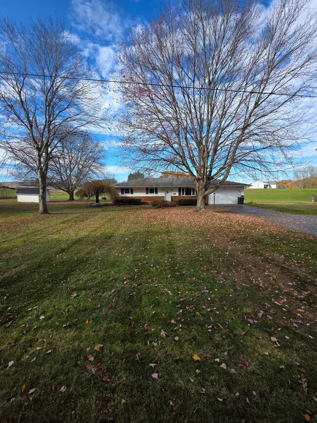 Foto del edificio - 3187 Licking Valley Rd