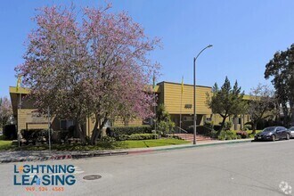 Building Photo - 4902 Clair Del Ave
