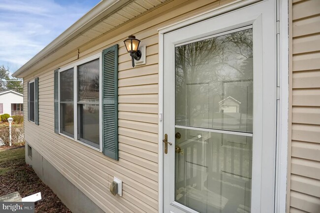 Building Photo - 288 Ghaner Dr