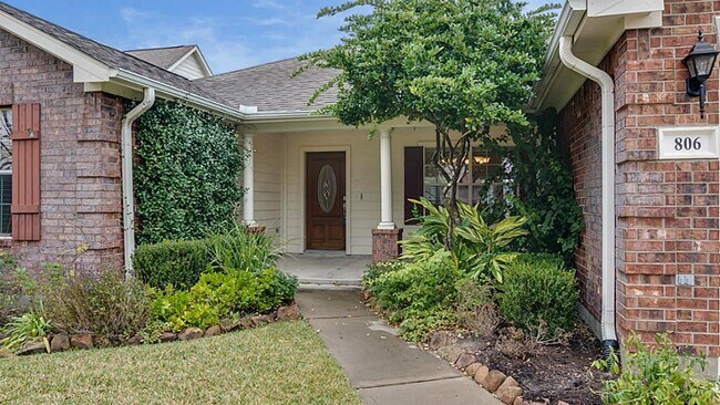 Building Photo - 806 Victoria Lakes Dr