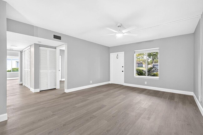 Building Photo - 6495 Chasewood Dr
