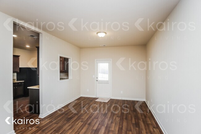 Foto del edificio - 10994 Lakeview Circle