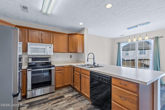 Building Photo - 5001 Middlesex Dr