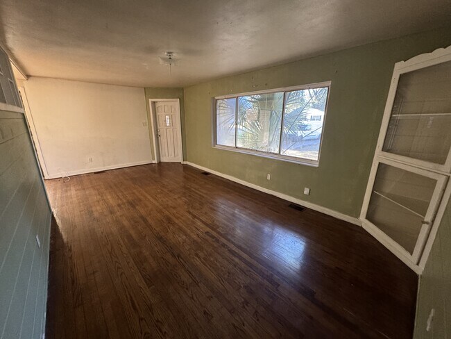 Foto del edificio - 1722 Pine Ave