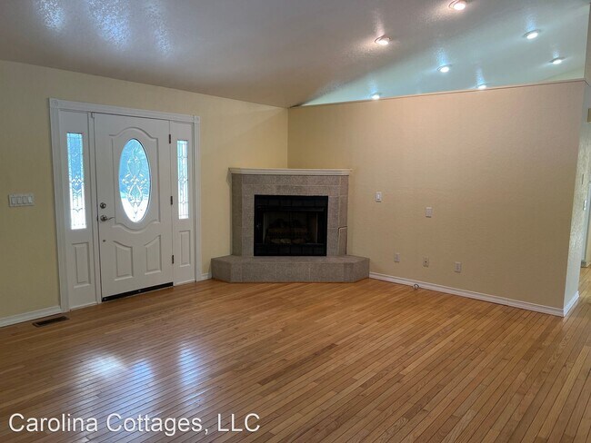 Building Photo - 3 br, 2 bath House - 328 Benjamin Way