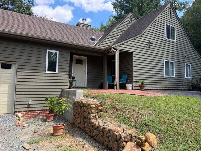 Building Photo - 1327 Gristmill Dr