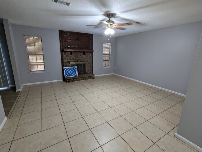 Foto del edificio - 3419 Thresher Dr
