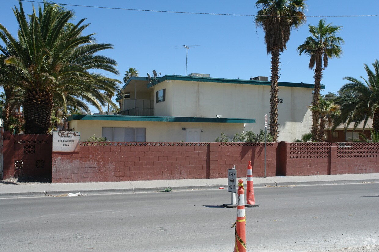 Primary Photo - 3792 Palos Verdes St