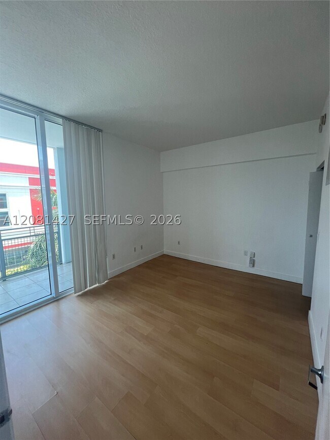 Foto del edificio - 350 NE 24th St