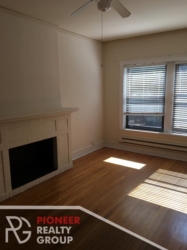 Foto del edificio - 1031 Dempster Street