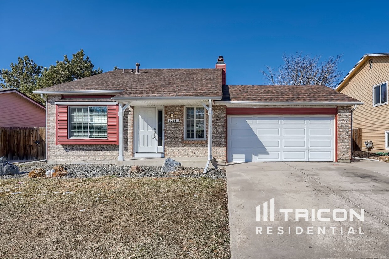 Foto principal - 19431 E Princeton Pl