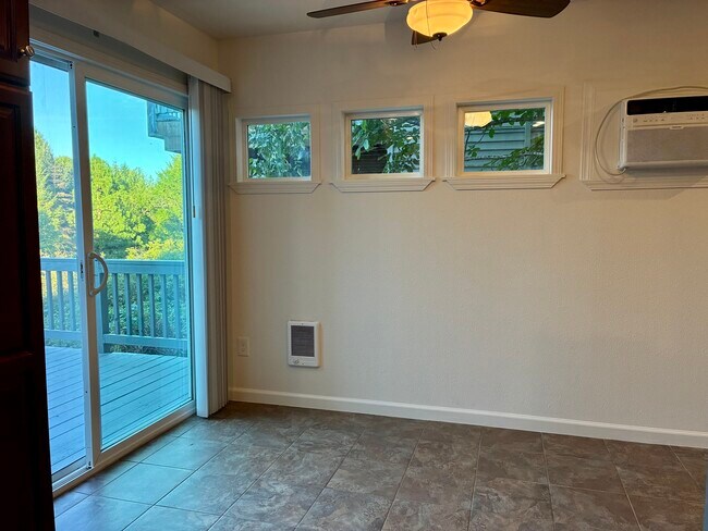 Foto del edificio - 9301 SW Hill St