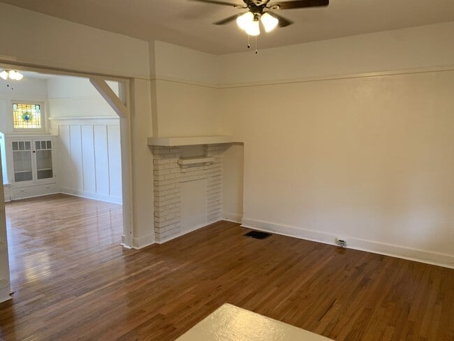 Building Photo - Great Morningside Row House with Front Porch!